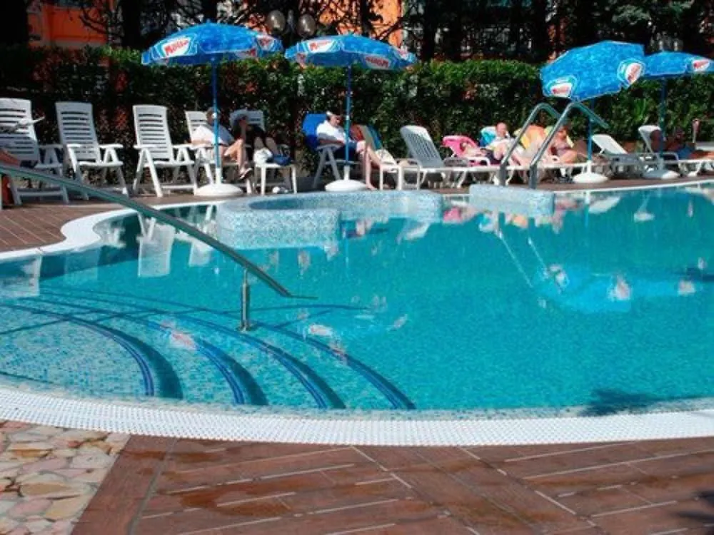 Hotel Bisesti ***S Garda