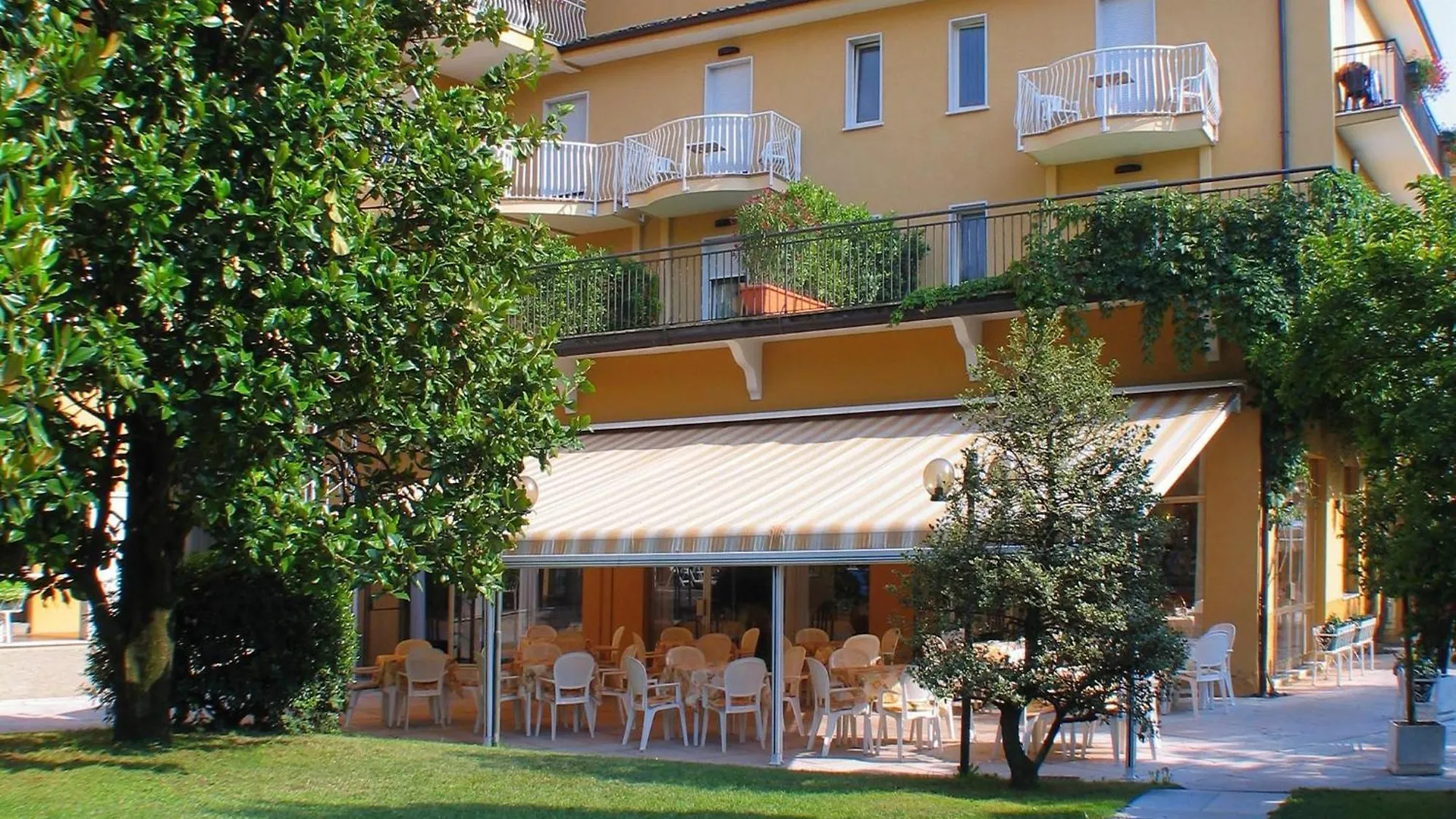 Hotel Bisesti ***S Garda