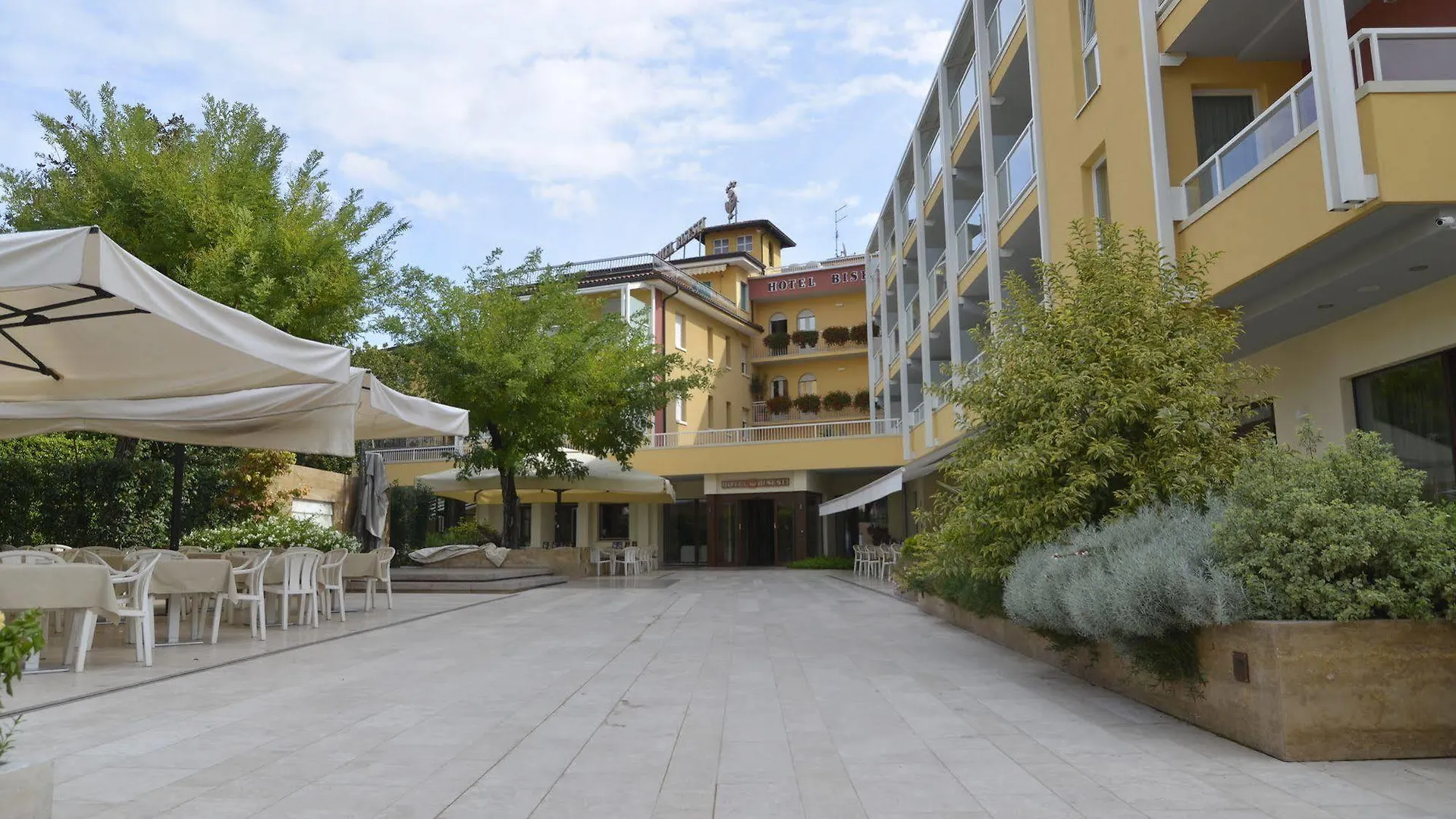 Hotel Bisesti ***S Garda  Garda (Verona)