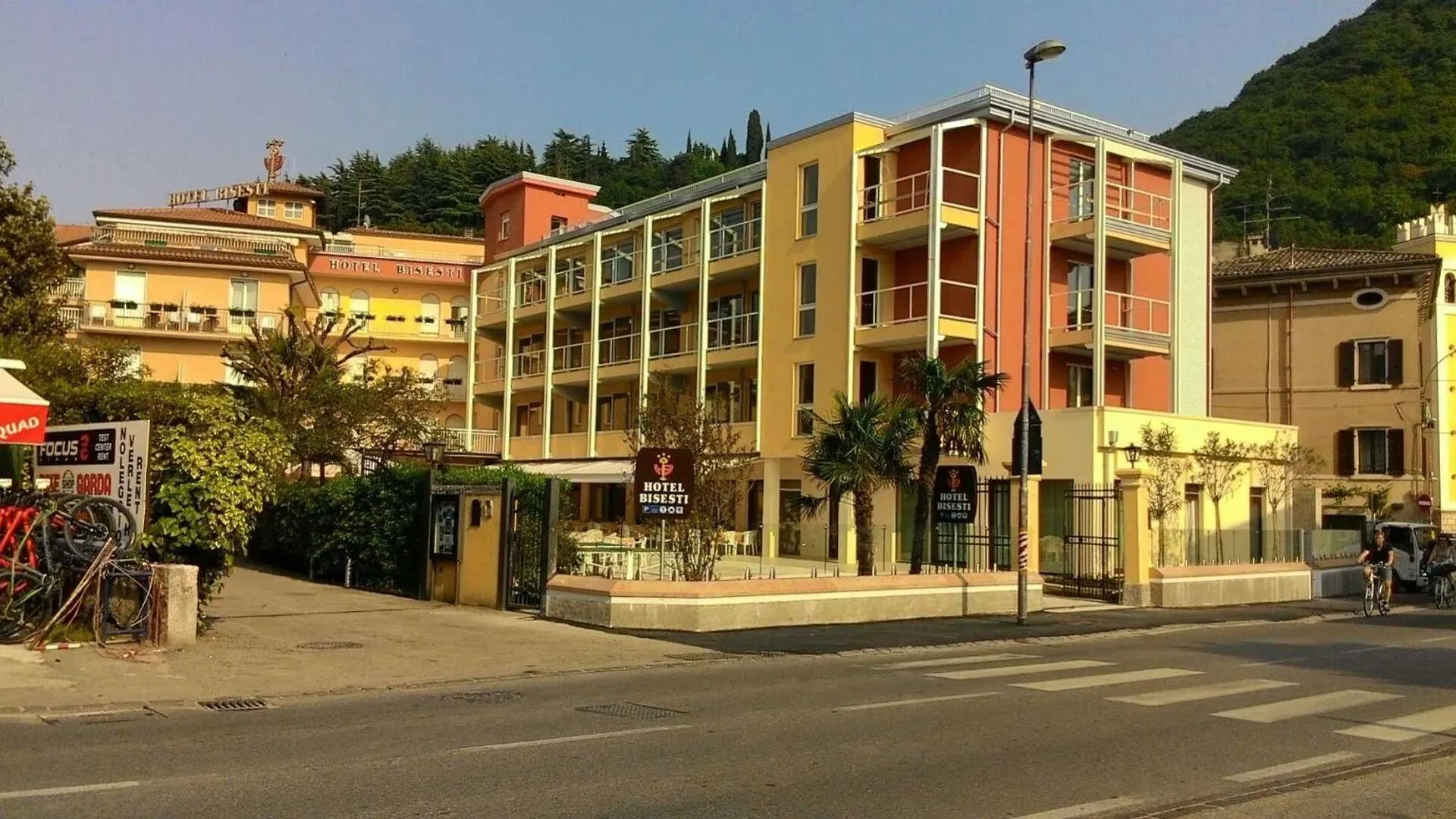 Hotel Bisesti ***S Garda  3*, Garda (Verona) Italia