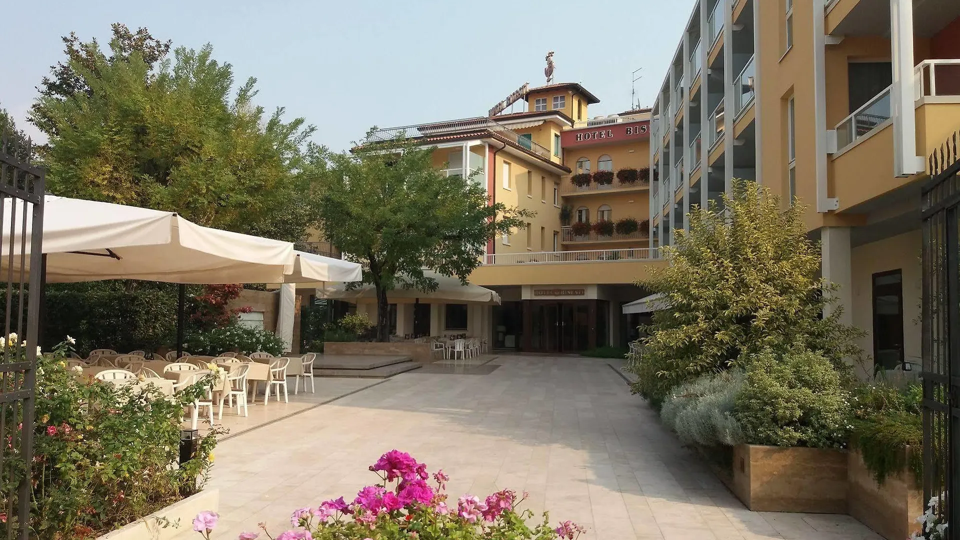 Hotel Bisesti ***S Garda  3*, Garda (Verona) Italia