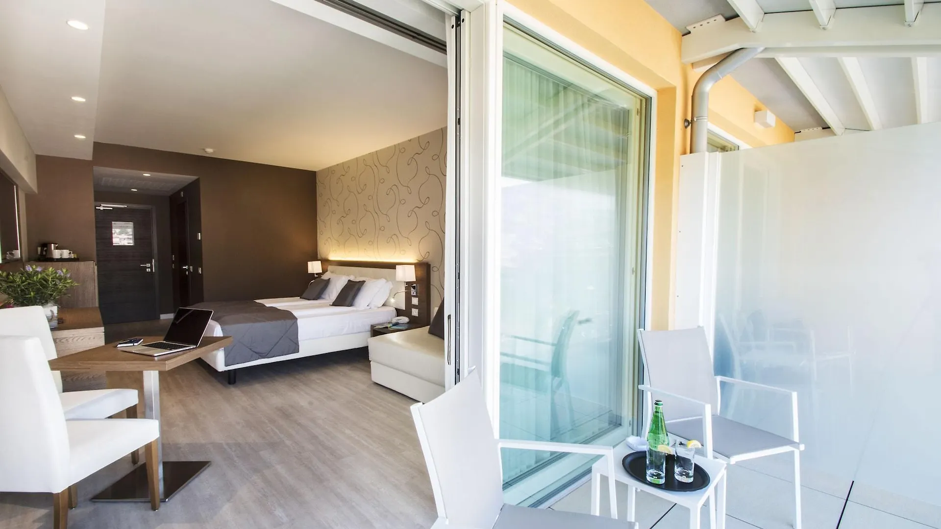 Hotel Bisesti ***S Garda   Garda (Verona)