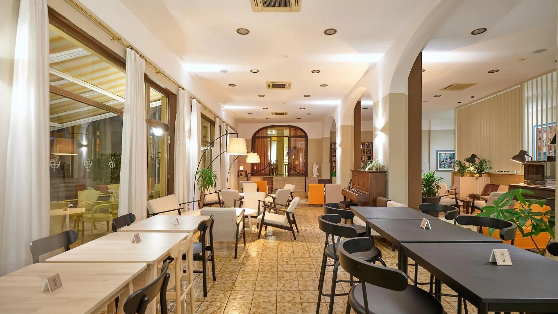 Hotel Bisesti ***S Garda   Garda (Verona)