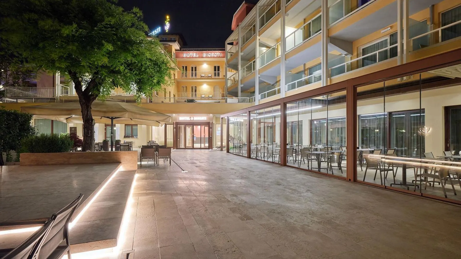 Hotel Bisesti ***S Garda  Garda (Verona)