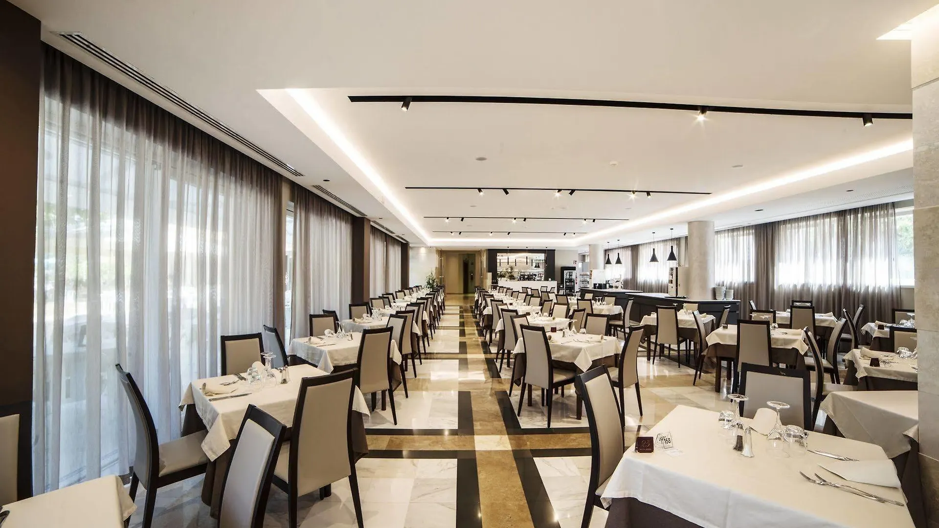 Hotel Bisesti ***S Garda  3*, Garda (Verona)