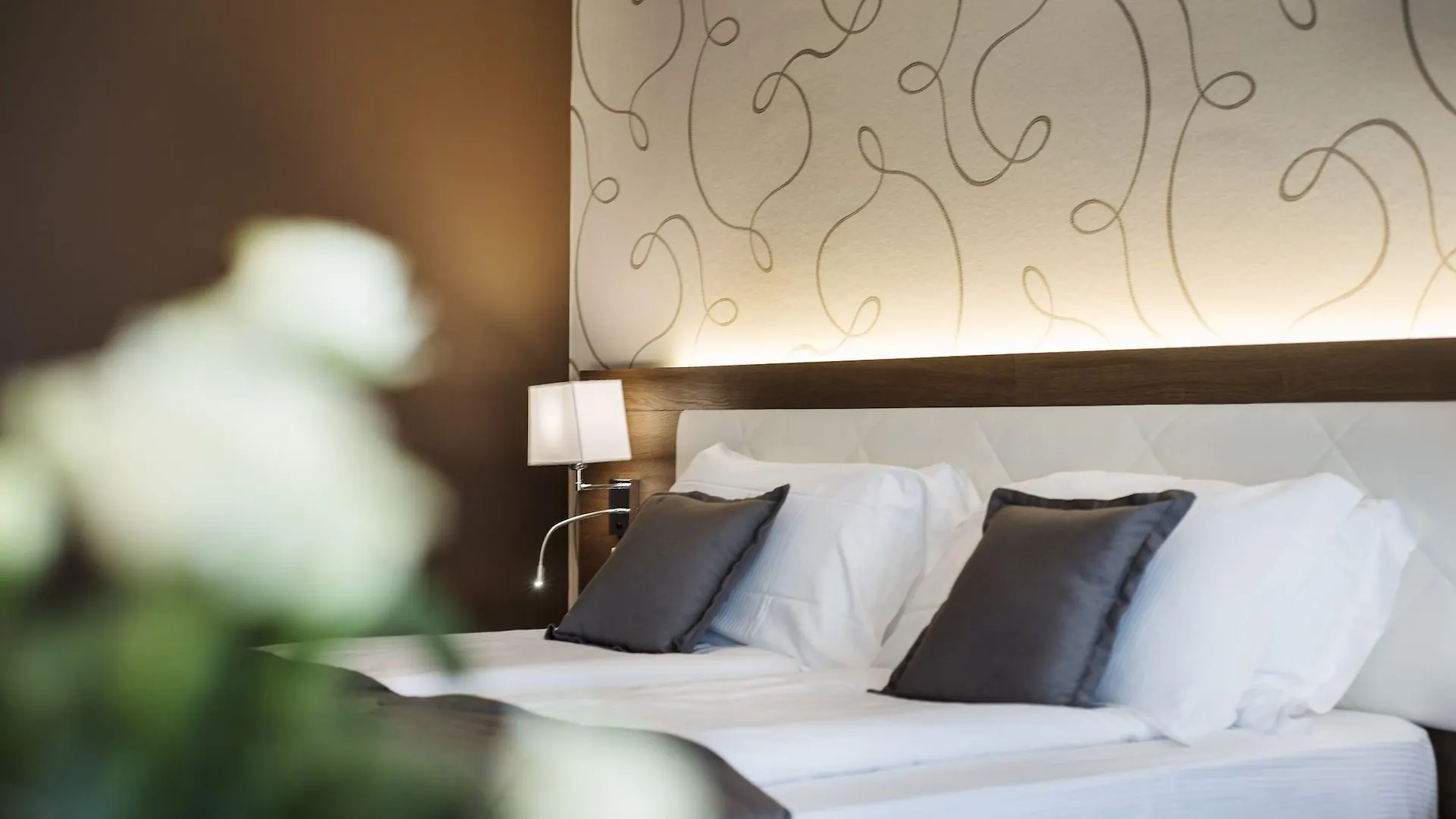 Hotel Bisesti ***S Garda  3*, Garda (Verona) Italy
