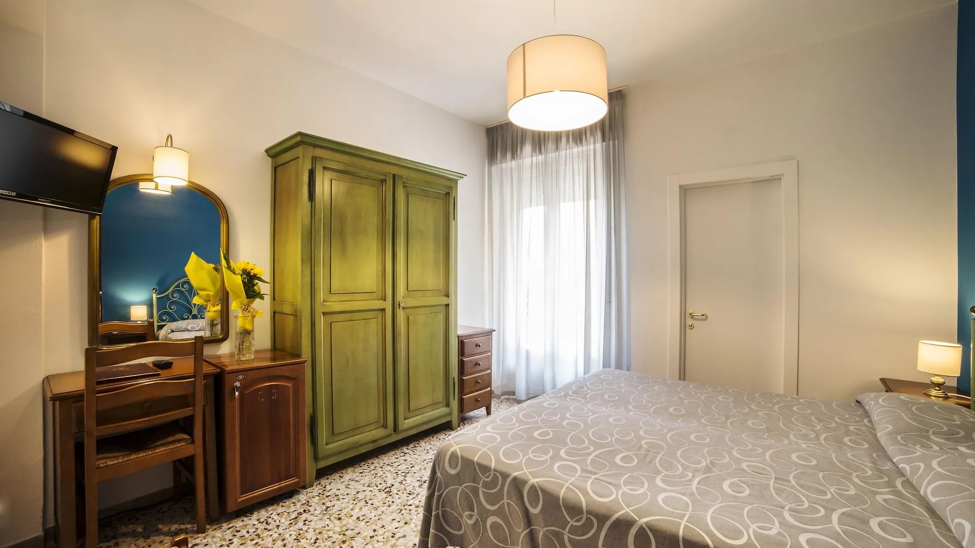 Hotel Bisesti ***S Garde