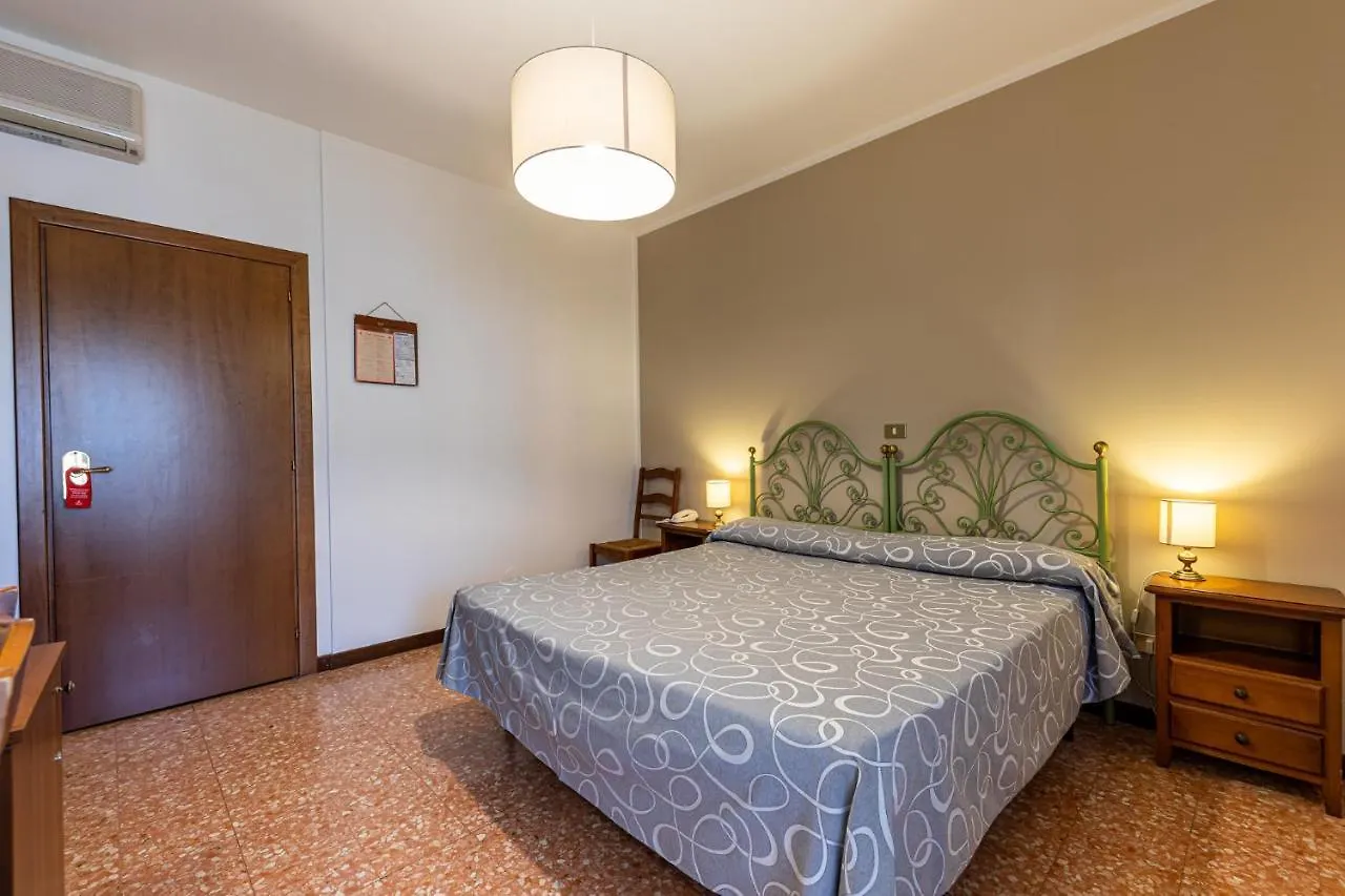 Hotel Bisesti ***S Garda