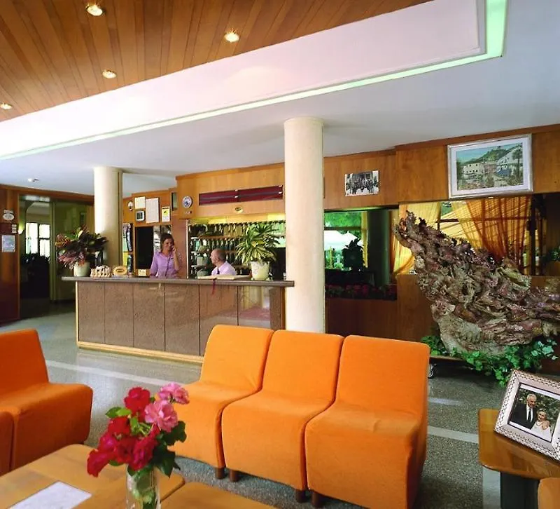 Hotel Bisesti ***S Garde