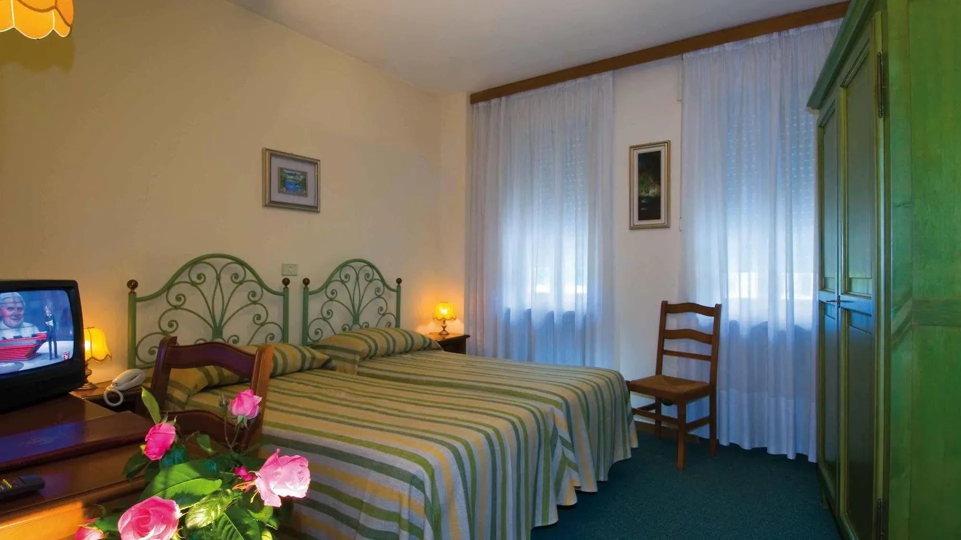 Hotel Bisesti ***S Garde