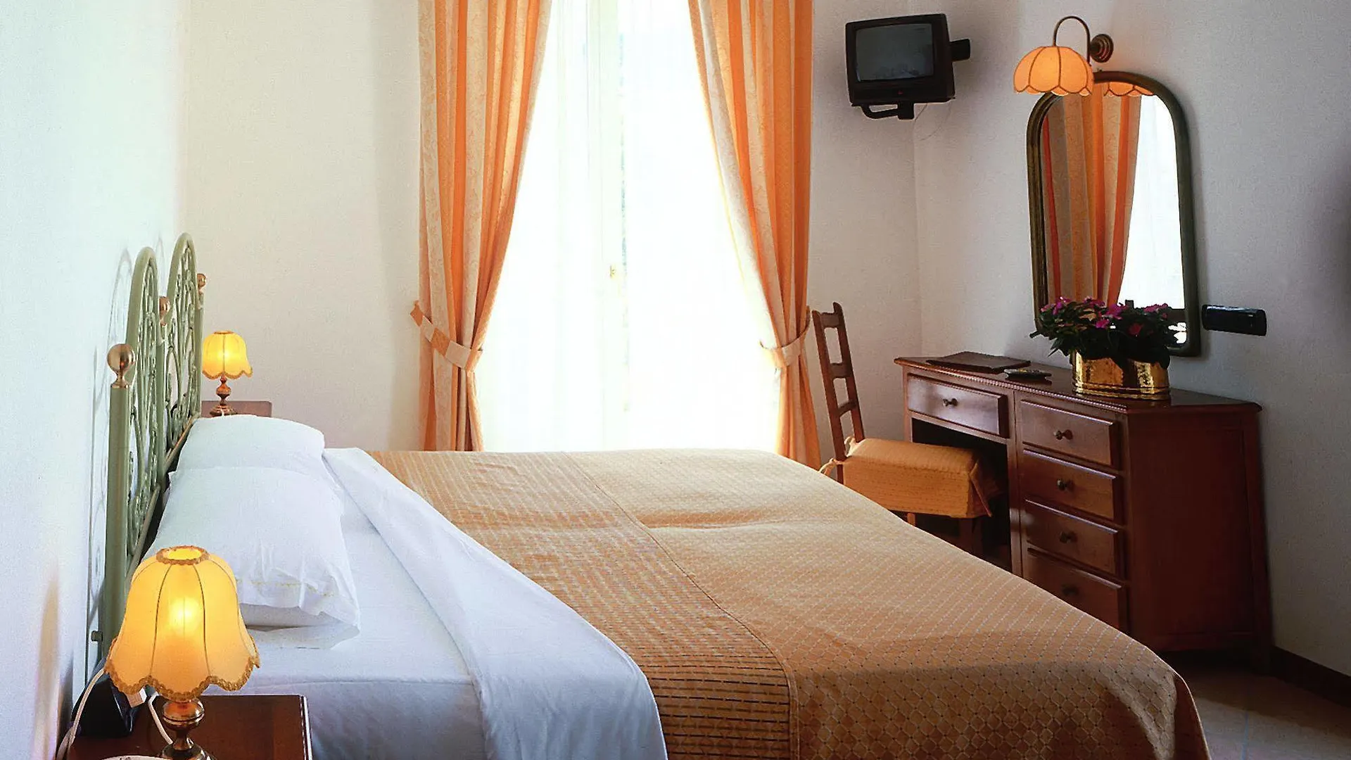 Hotel Bisesti ***S Garde 3*,